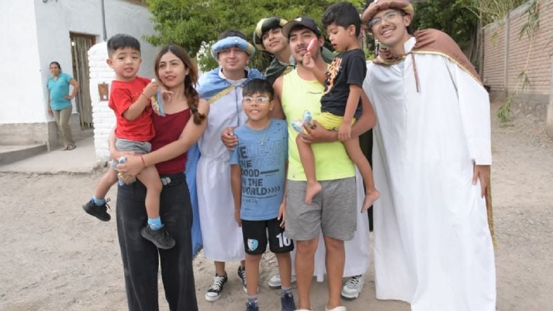 La magia de los Reyes Magos sigue recorriendo los barrios