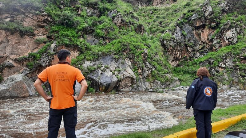Crecida repentina del río obligó a evacuar el camping La Quebrada