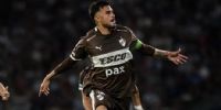 GOLEADOR EN LAS DOS ÁREAS. Nacho Vázquez hizo el primer gol de Platense y después empató (en contra) para Talleres.