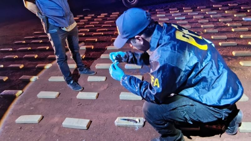 Narcos abandonaron 200 kilos de marihuana al ser detectados por drones