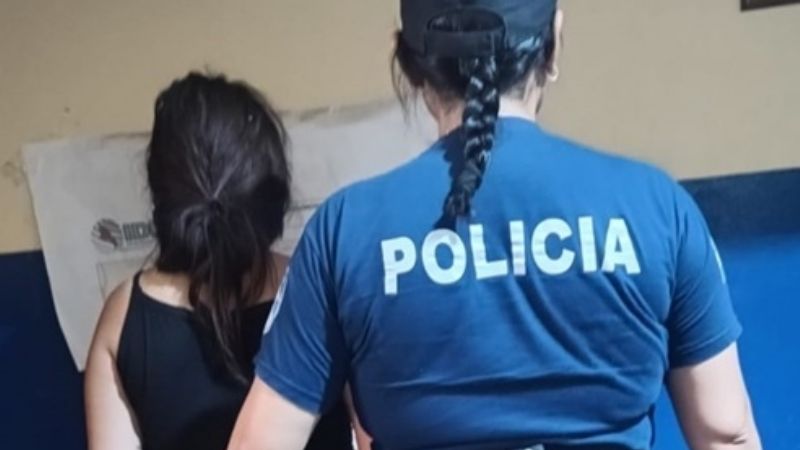 Detenida por causar un desorden en la vía pública