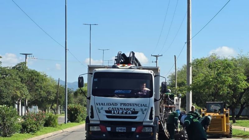 Continúan los trabajos de repavimentación en avenida Los Legisladores