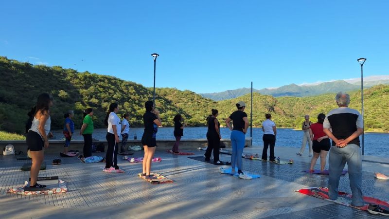 Un finde para practicar yoga al aire libre