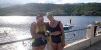 Las profesoras Mara Ávila y Lorena Aripe, instructoras de natación.