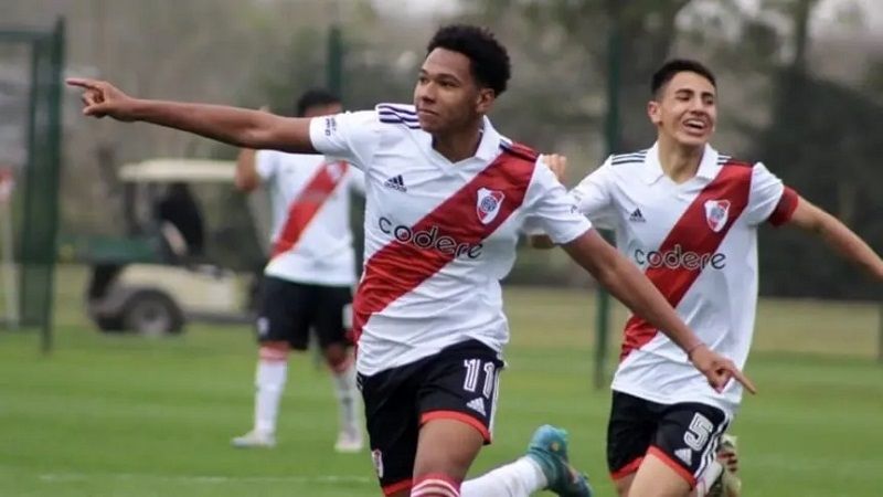 Spiff, con edad de 6ta., debutó en la Reserva