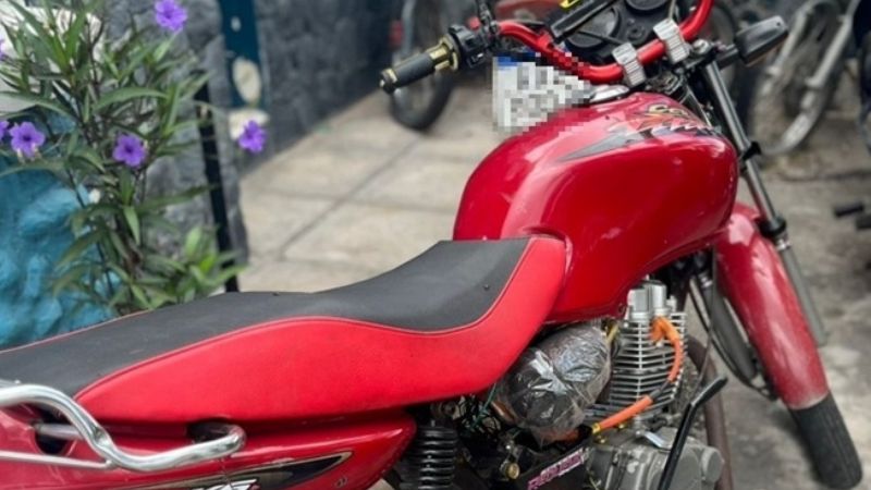 Lo pararon en un control, escapó, y fue detenido tras una persecución