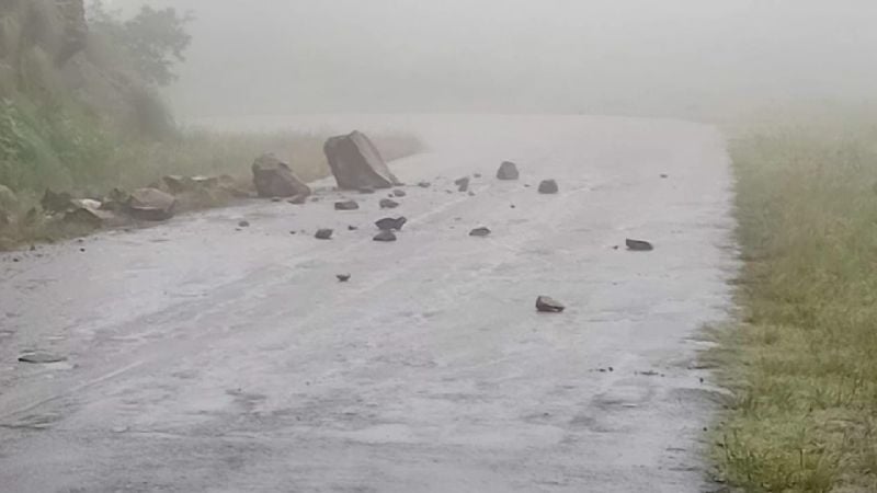 Advierten por desprendimientos de material entre Singuil y Balcozna