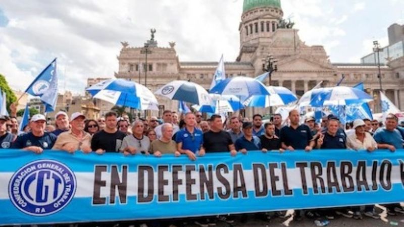 La CGT adelantó una reunión para debatir un paro general de 24 horas