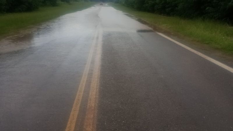 Precaución en rutas nacionales 60 y 64 por acumulación de agua