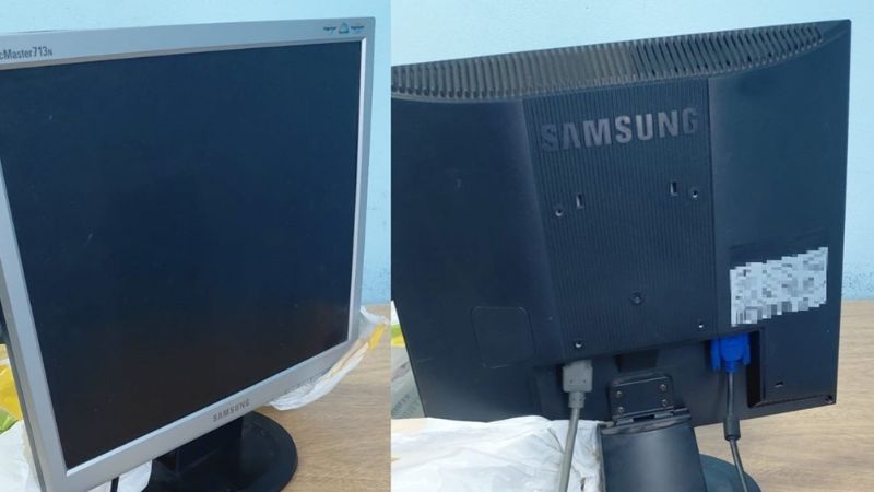 Dejó un monitor abandonado