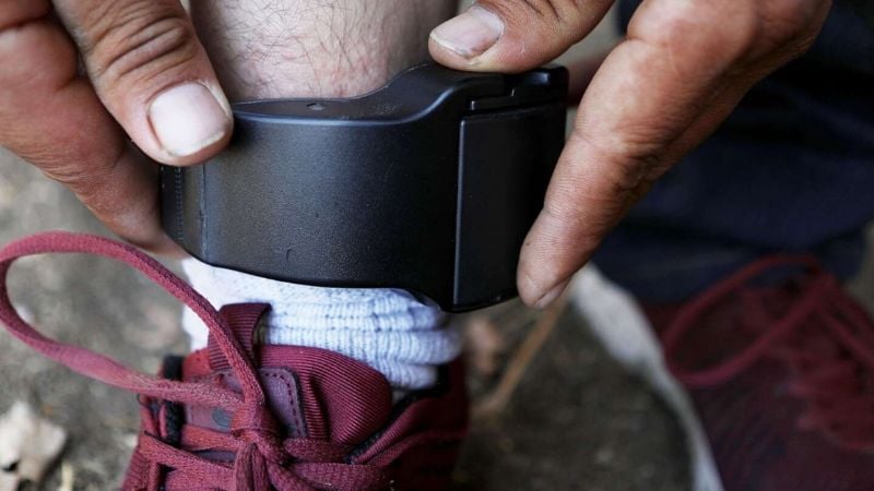 Se quitó una tobillera electrónica y fue detenido