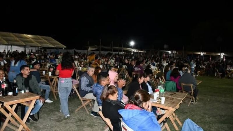 Famatanca celebró el Festival de la Humita con tradición, música y encuentro popular