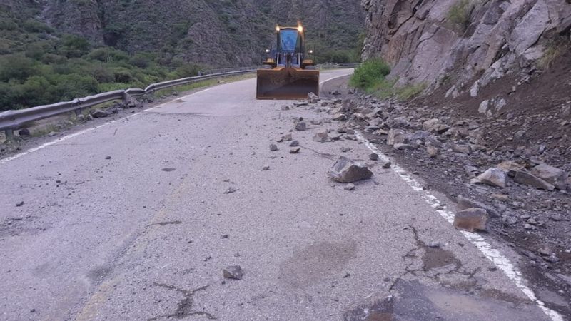 Despejan la calzada en la Quebrada de las Angosturas