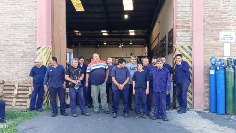 Cierre inesperado: trabajadores de Neba se encontraron con las puertas cerradas