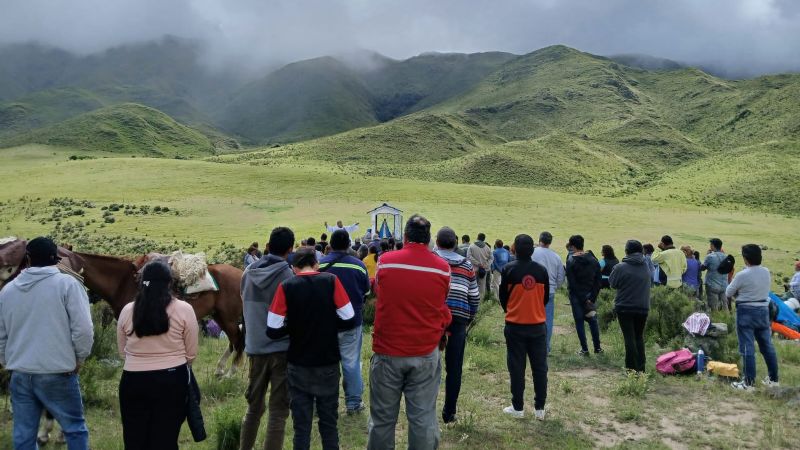 Diez años peregrinando al encuentro de la Madre del Valle en los cerros de Humaya