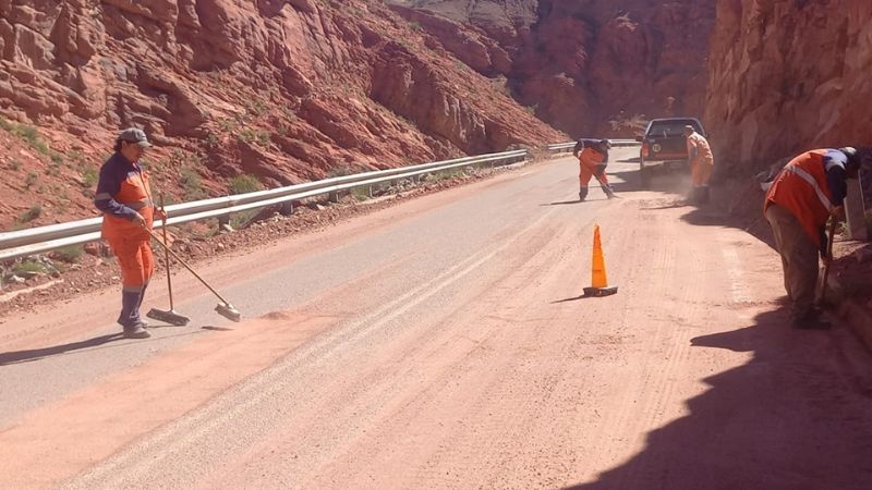 Despejaron derrumbes en la Quebrada Las Angosturas