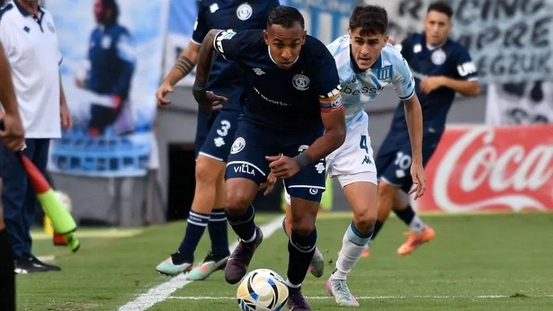 Racing no pudo la “Lepra Mendocina”, que lidera