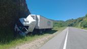 Cuesta del Totoral: un camión terminó contra la montaña