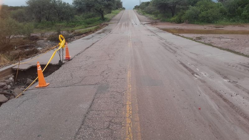 Por erosiones en banquina, transitar con precaución entre Londres y Belén