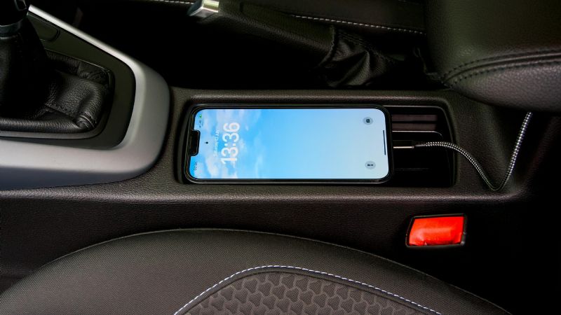 El error más común al cargar el celular que daña la batería y reduce su vida útil