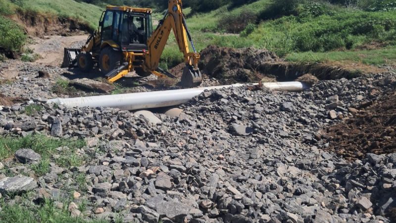 Refuerzan el colector cloacal de avenida México tras la crecida del arroyo Fariñango