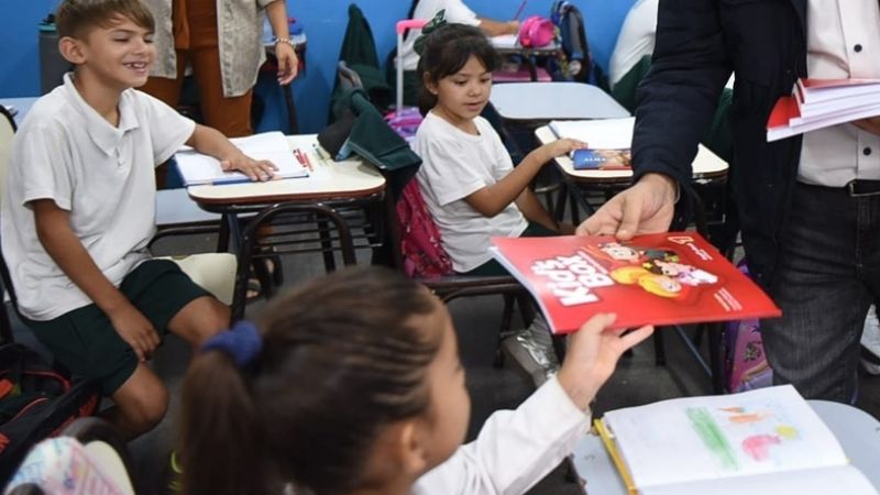 Afirman que el Sistema Educativo Municipal superó estándares internacionales en inglés