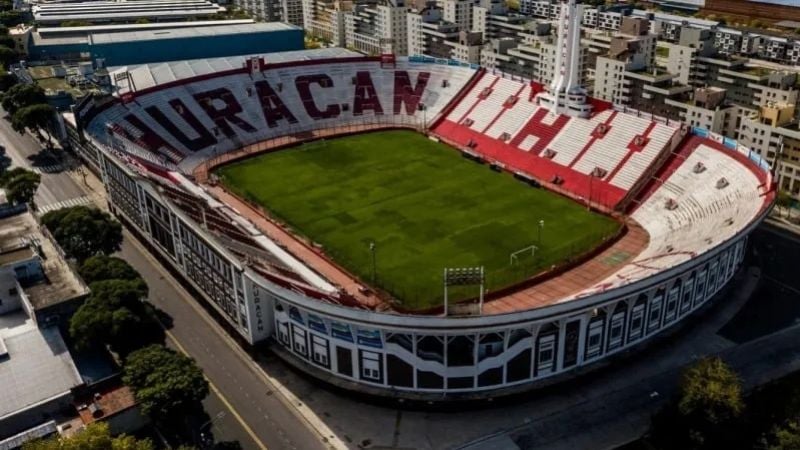 Huracán, de local, con aforo limitado