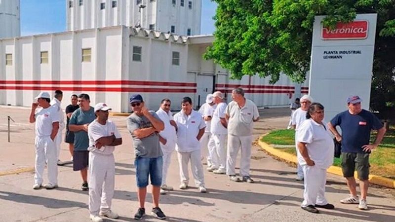Otros 400 afectados por crisis en Lácteos Verónica