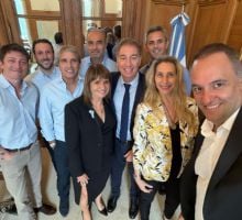 En medio de nuevos cuestionamientos, Adorni convocó a una reunión de Gabinete
