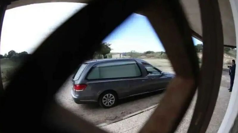 Increíble: Robaron un coche fúnebre y lo encontraron abandonado a las pocas cuadras