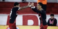 FESTEJO DE DRIUSSI con el ecuatoriano Kendry Páez, en el primer gol del 