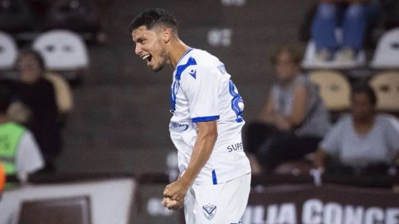 Vélez le ganó a Platense y lidera solo