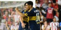 MERENTIEL festejando el gol de Boca Antes Unión, después fue reemlazado por Braida.