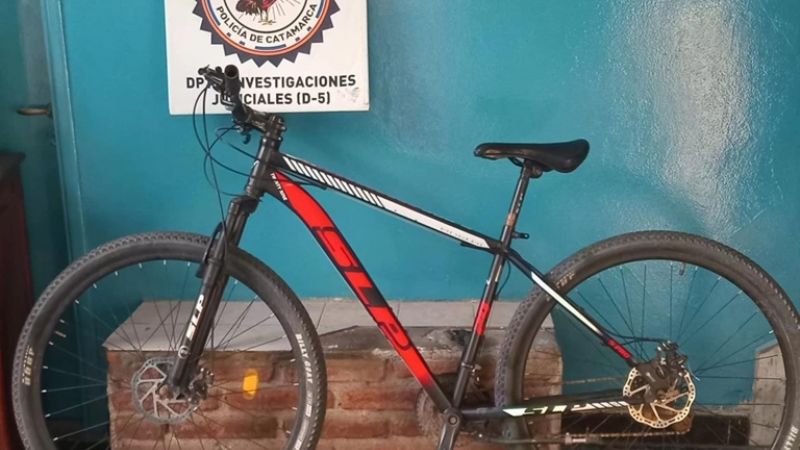 En un baldío encuentran una bici sustraída