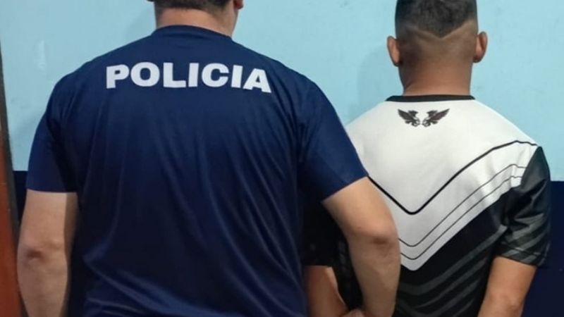 Golpeó a su hermana y provocó daños en la vivienda