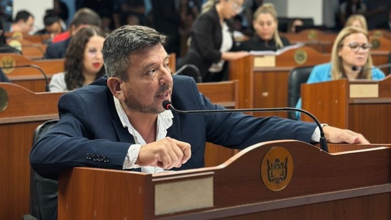 “Galán debe tener algún problema de audición porque sigue sin presentar proyectos”