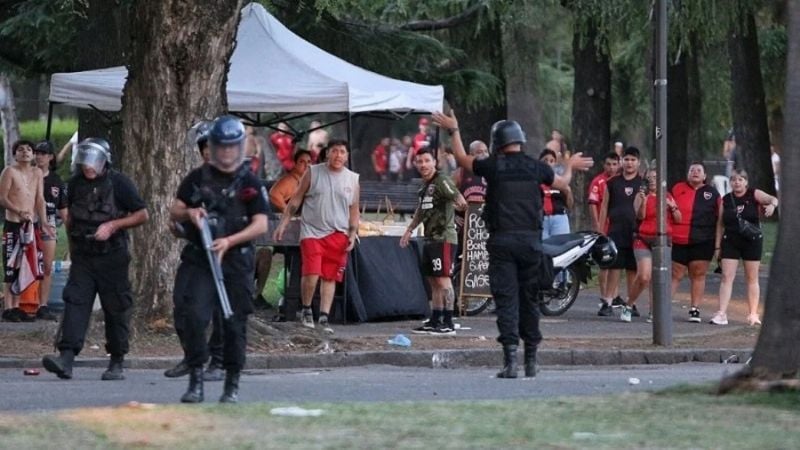 Ardió “Ñuls”; represión policial y destrozos en el estadio