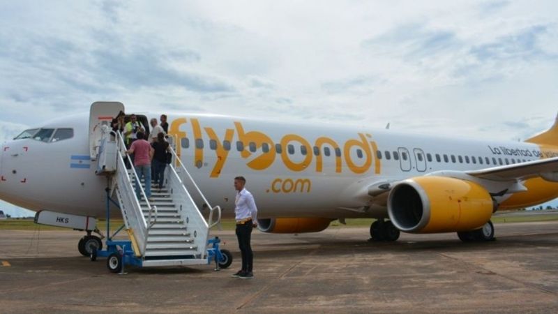 Flybondi lanzó retiros voluntarios y se suma a una tendencia de ajustes en la era Milei