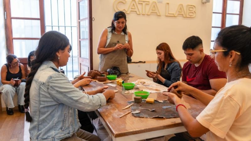 El Día del Artesano se celebró en CATA con feria, talleres y demostraciones en vivo
