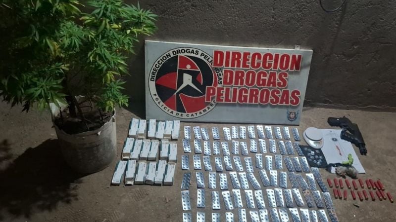 Droga, arma y un auto secuestrados en Valle Viejo