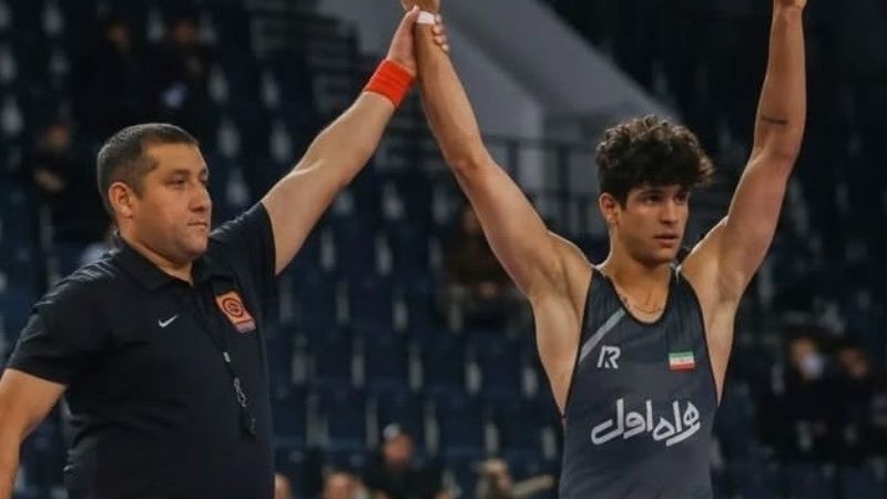 Ahorcan a un joven luchador iraní tras las protestas