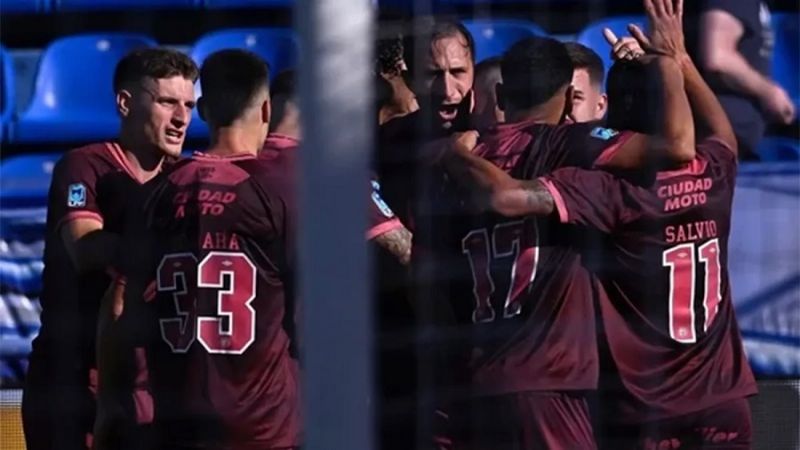 Lanús venció a Vélez y ahora lo escolta