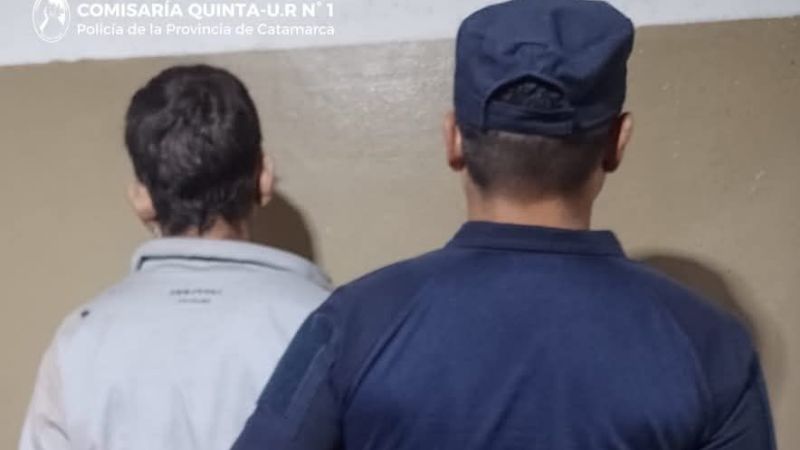 Aprehendido con placas robadas de mausoleos en pleno centro