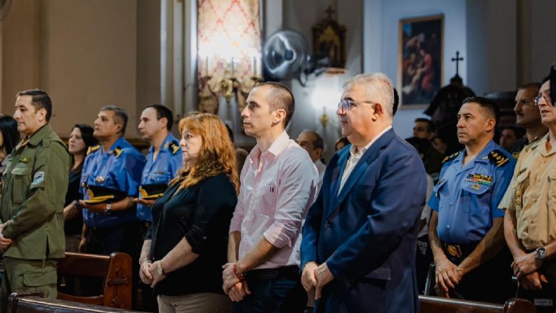 Raúl Jalil y Nahuel Gallo encabezaron el acto y la misa