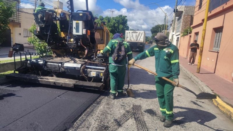 Notable avance con la repavimentación integral de la avenida Mariano Moreno