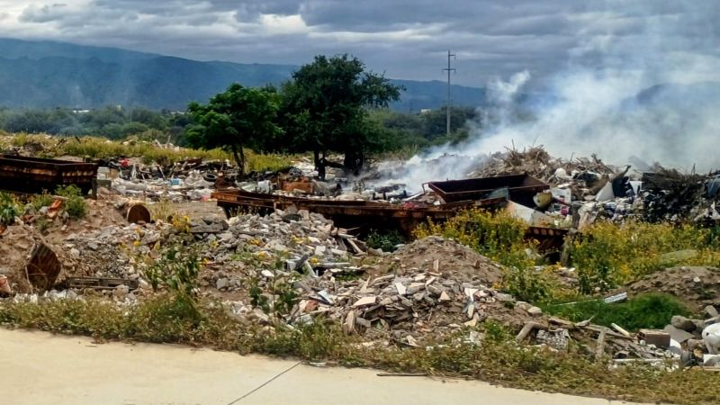 Basural a cielo abierto genera humo, malos olores y preocupación en Catamarca