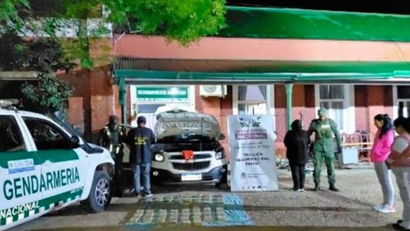 Ocultaron 63 kilos de cocaína en el interior de un auto