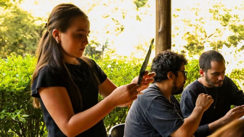 El arte de moldear el cuero de manera artesanal