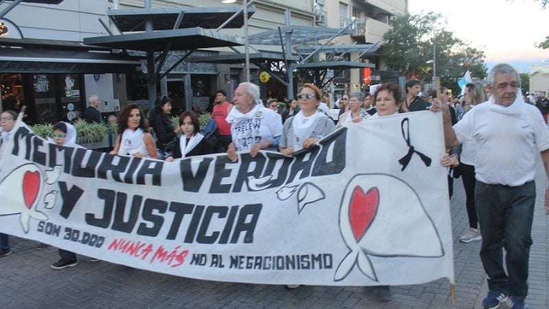Multitudinarios marcha y acto por la Memoria en Catamarca