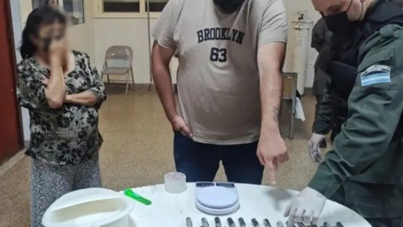 Iban en un tour de compras con más de 500 cápsulas de cocaína en el estómago